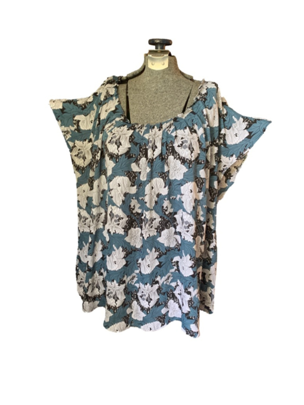 Women's Joe Fresh + Blue White Floral Blouse 1X